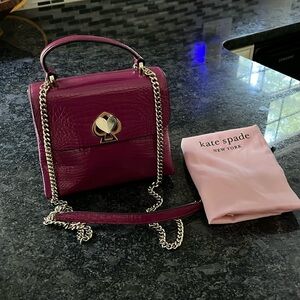 Kate Spade small crossbody heart twist lock